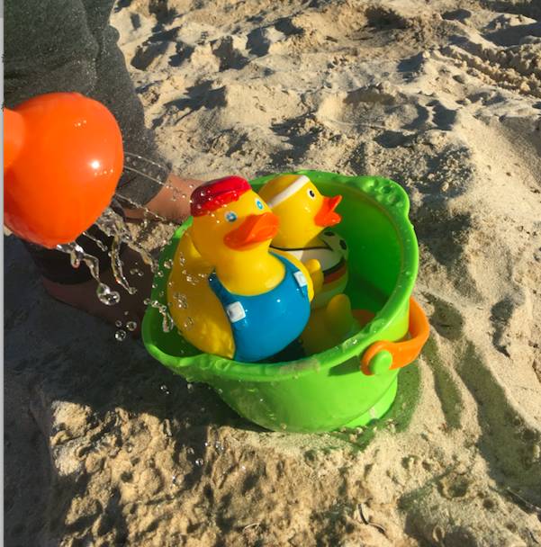 Hape儿童沙滩玩具,一年中最适合玩的沙滩玩具