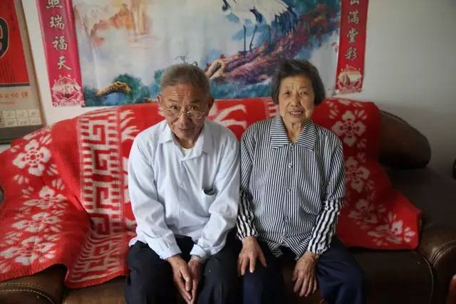 中国烟标收藏第一人,曾经的老烟民收藏的烟标