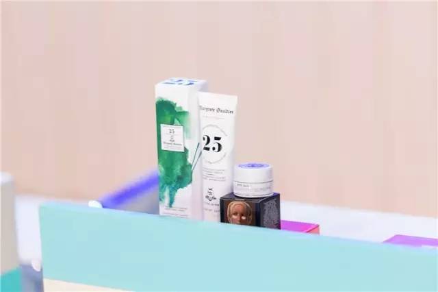 女人是水做的,女人是水做的这句话怎么理解