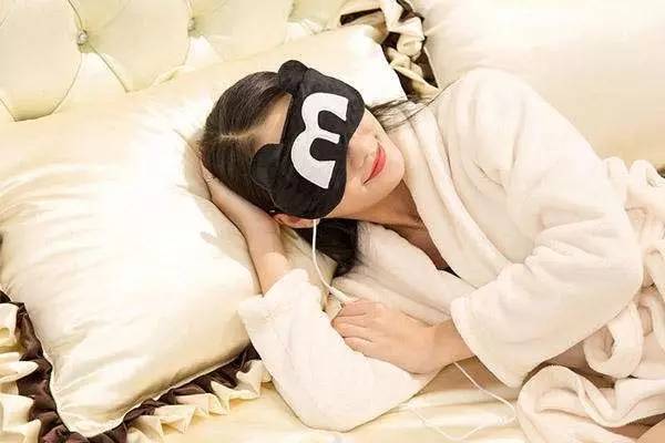 十几块钱淡化黑眼圈,几元搞定黑眼圈