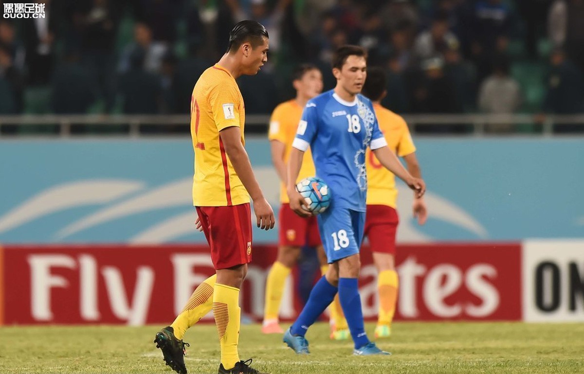 李宁锋锐足球鞋tf测评,李宁长歌2.0升级碎钉足球鞋测评