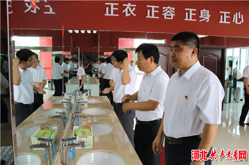 清河近2万名*党**员接受信仰教育