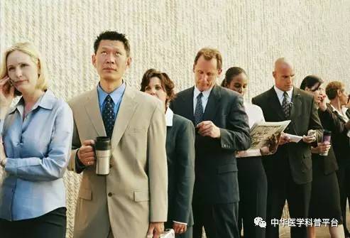 枕神经痛的症状和治疗方法,大腿神经痛的症状怎么解决