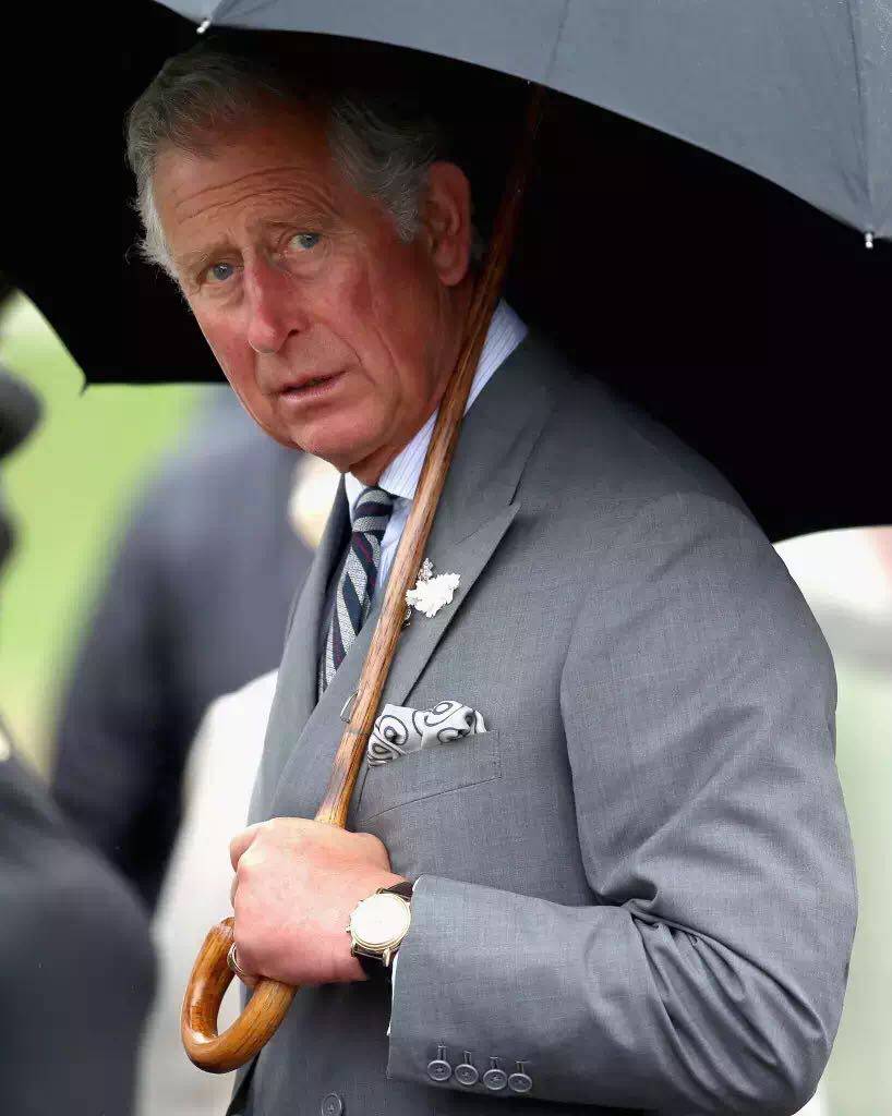 十把伞,十把雨伞