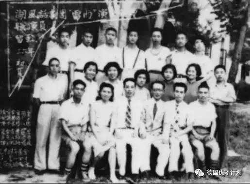 位于穷乡僻壤,入学难度却堪比清华北大,这所100年前的乡村中学,居然秒杀现在的所有大学!