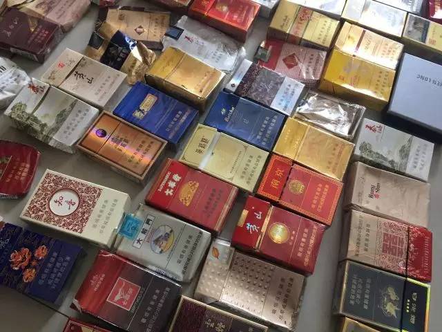 中国烟标收藏第一人,曾经的老烟民收藏的烟标