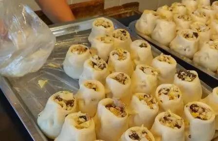 把所有美食都吃完,把所有的美食吃完