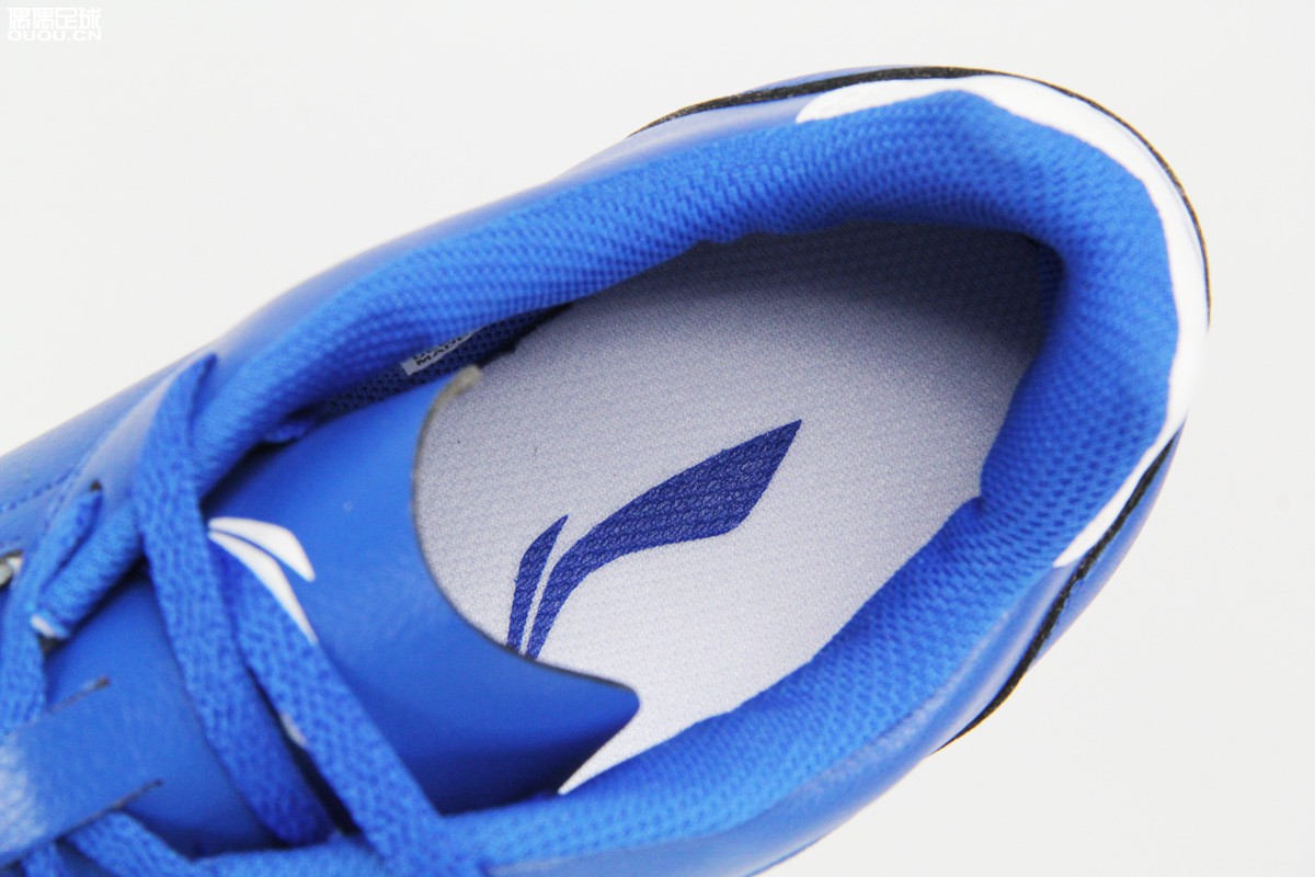 李宁锋锐足球鞋tf测评,李宁长歌2.0升级碎钉足球鞋测评