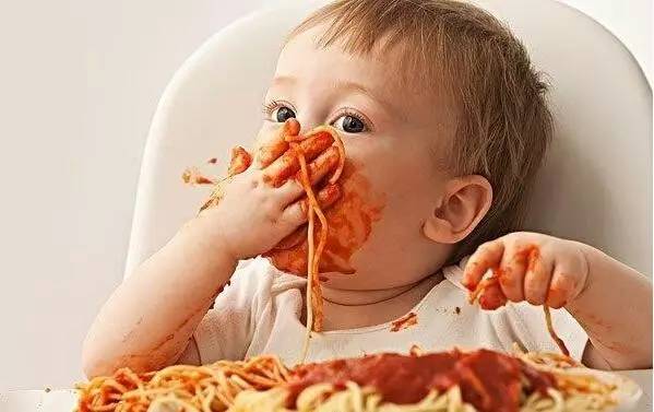 宝宝餐具适合选择什么材质的,适合宝宝的餐具有哪些