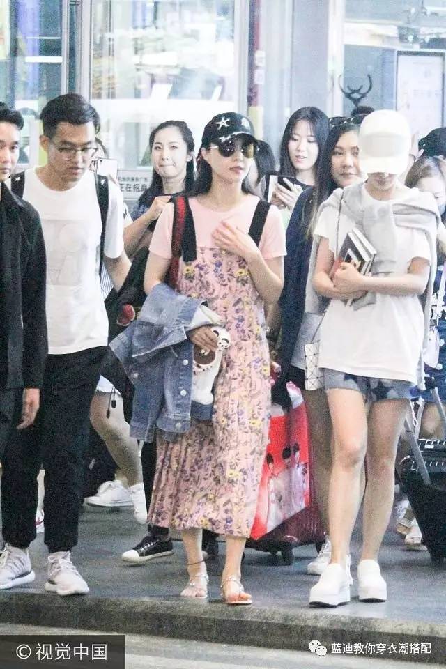 张雪迎穿搭夏天气质套装,明星私服吴宣仪