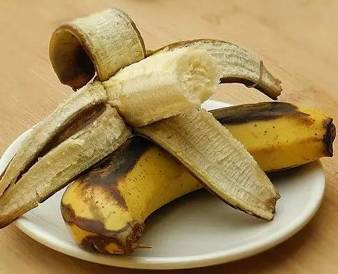 只坏一点点的苹果,只坏了一半的水果可以切下来吃吗