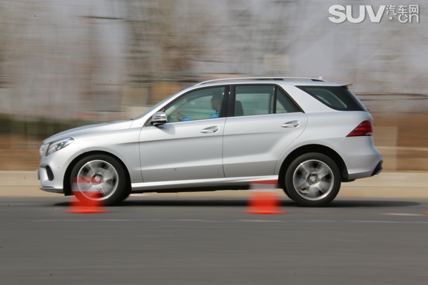 试驾奔驰gle4504matic,奔驰gle4504matic上路