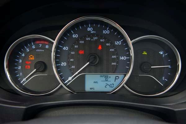 2016年丰田卡罗拉混动版价格,2016年丰田卡罗拉油耗