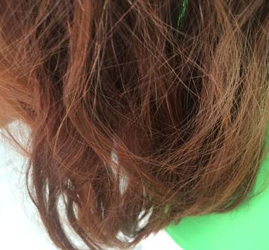 怎样让毛躁干枯的头发变顺滑,怎么才能把干枯干燥的头发变柔顺