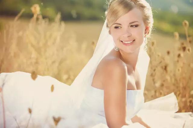 新娘子婚礼前紧张怎么安慰,婚礼上新娘怎样才不紧张