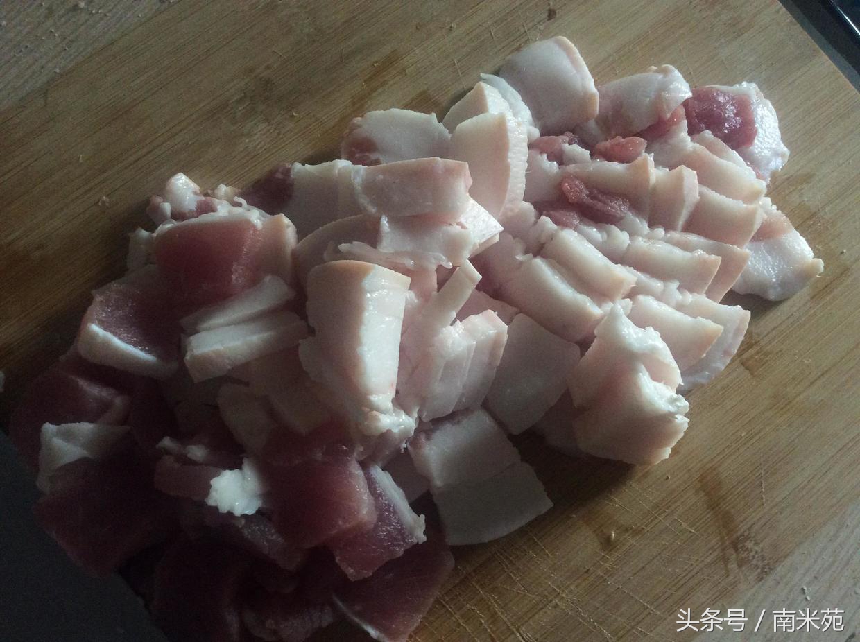 笋干经过这样处理烧肉才会好吃,浙江笋干梅干菜烧肉的家常做法