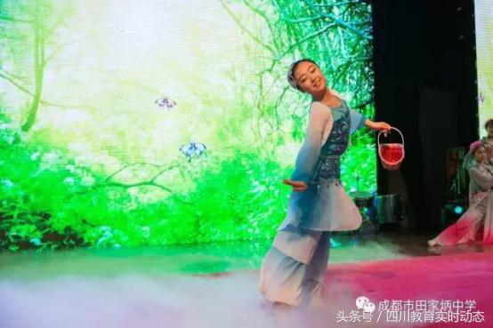 成都市田家炳中学是不是寄宿制,四川省成都市田家炳中学