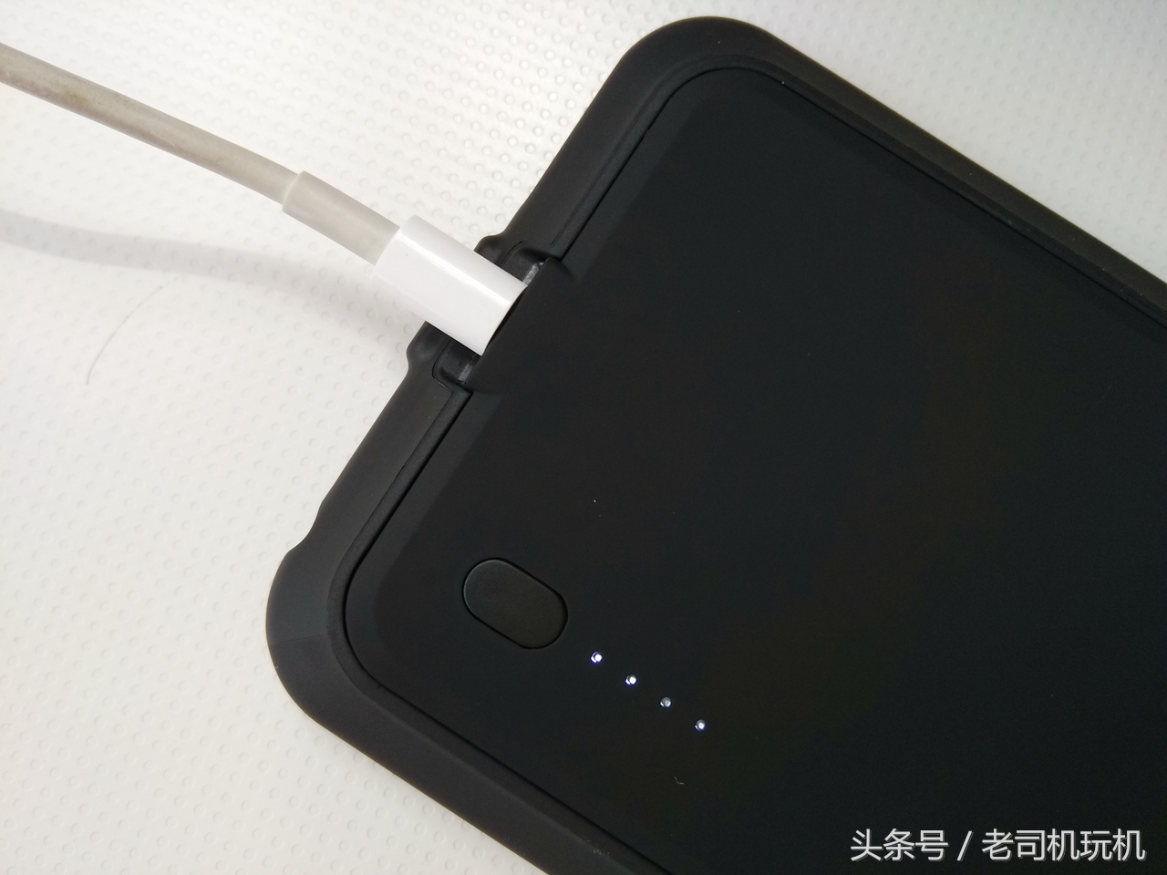 图拉斯充电宝对比苹果外接电池,苹果图拉斯磁吸充电宝真实测评