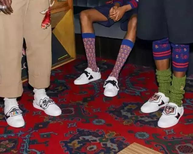 gucci最新小白鞋,gucci小白鞋让你的鞋子更加有品味