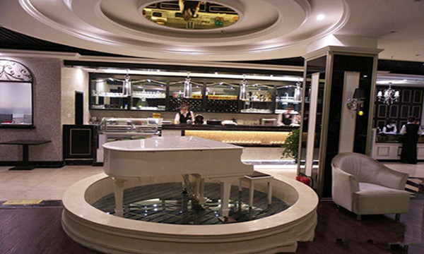 想吃西餐去哪里,附近的两岸咖啡