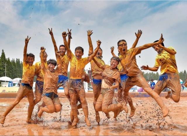 关于加快发展体育旅游,体育旅游产业示范区