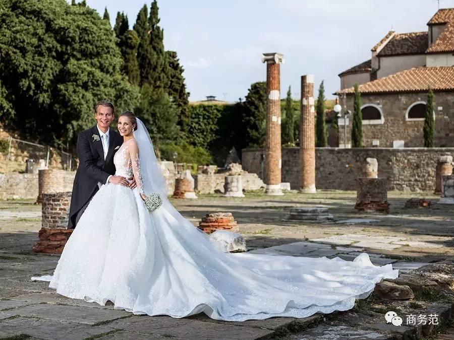 65万颗水晶打造的婚礼,施华洛世奇继承人款婚纱