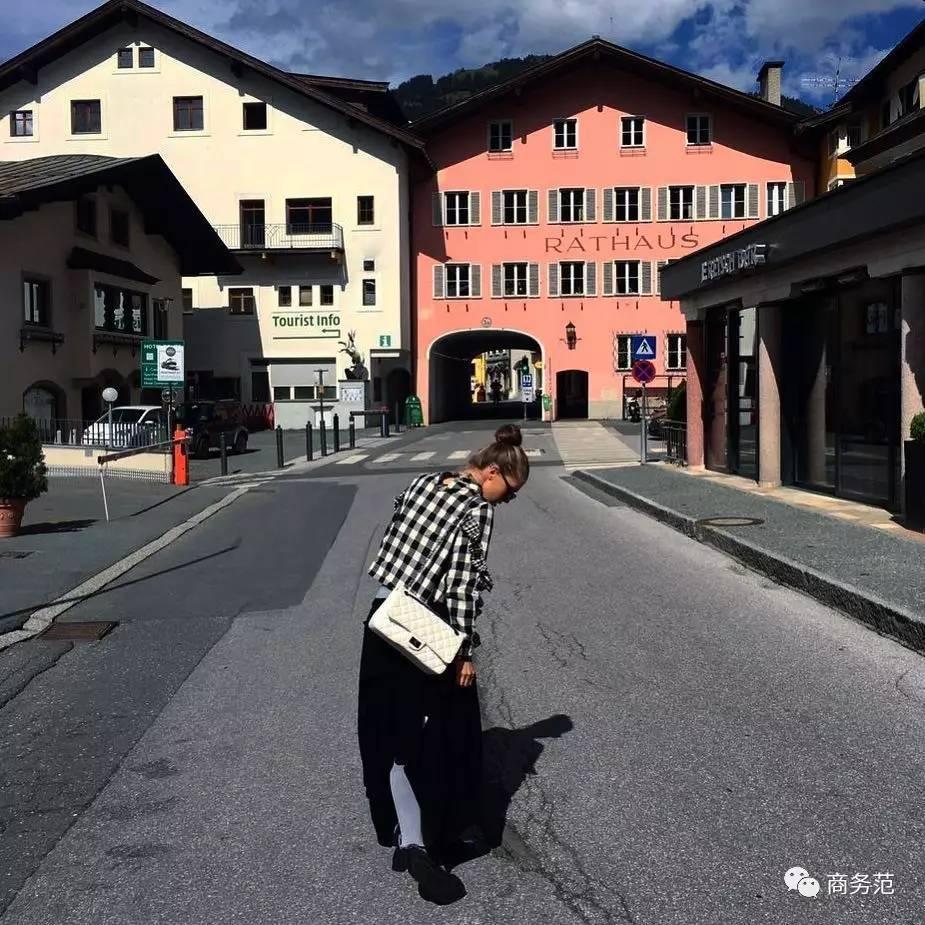 65万颗水晶打造的婚礼,施华洛世奇继承人款婚纱