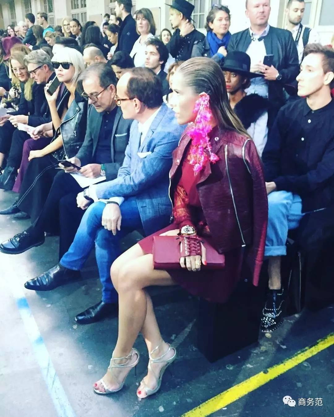 65万颗水晶打造的婚礼,施华洛世奇继承人款婚纱