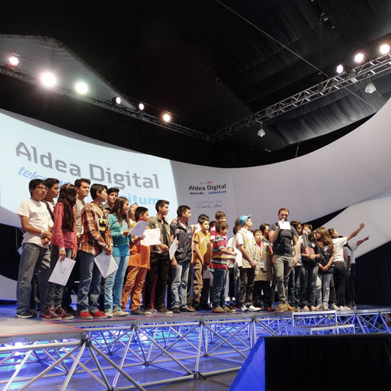 听说世界各地的青少年通过《我的世界》设计本地社区?