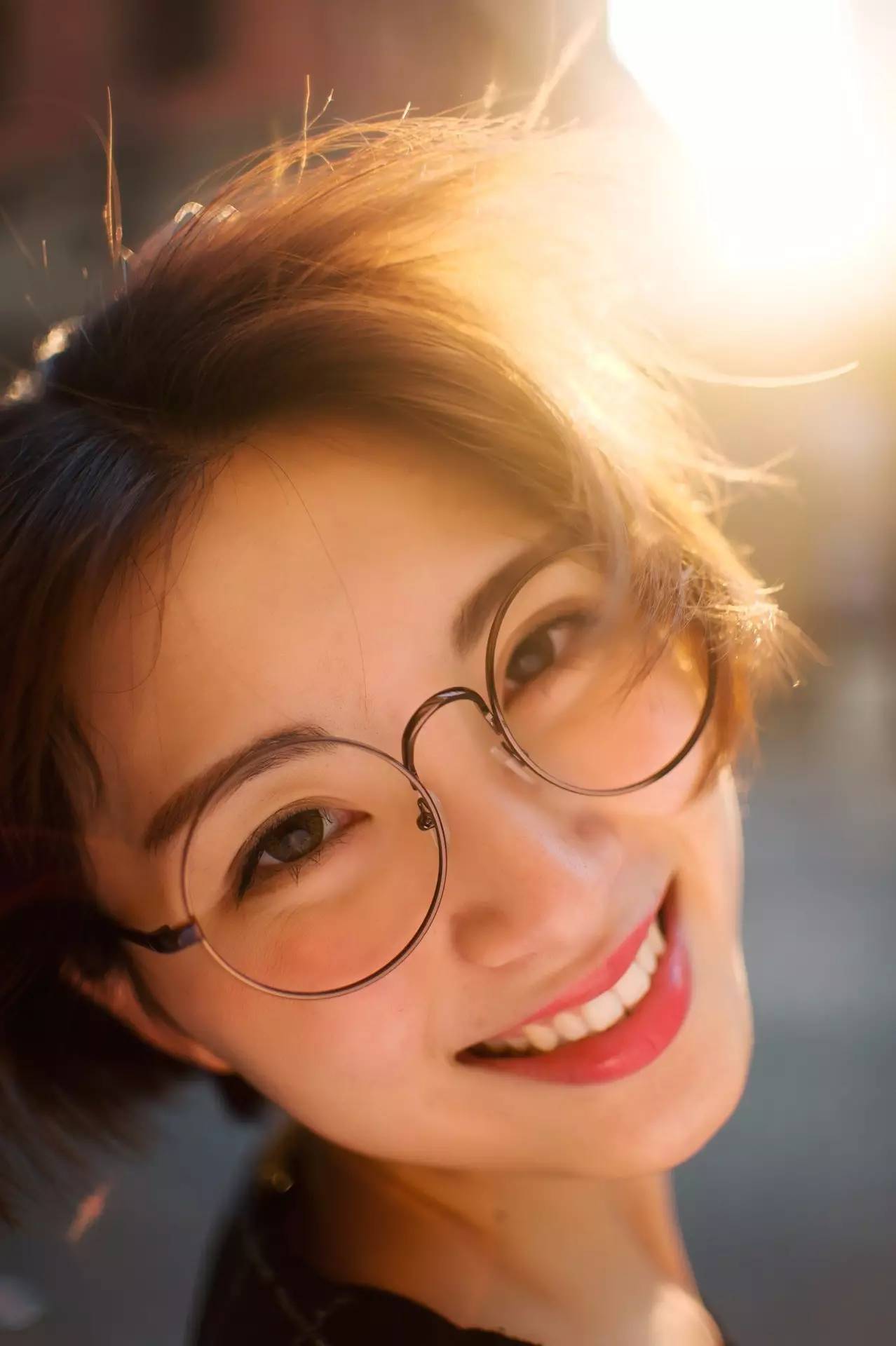 发量多简单又好看的头发造型教程,如何拍头发发丝好看