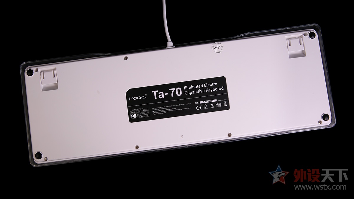 这款键盘有点厉害：可调键程、可在右上方组装乐高模型，最重要的是它有10种灯效