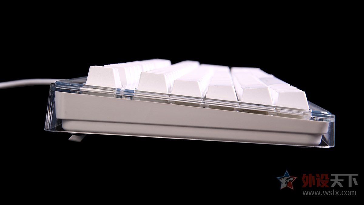 这款键盘有点厉害：可调键程、可在右上方组装乐高模型，最重要的是它有10种灯效