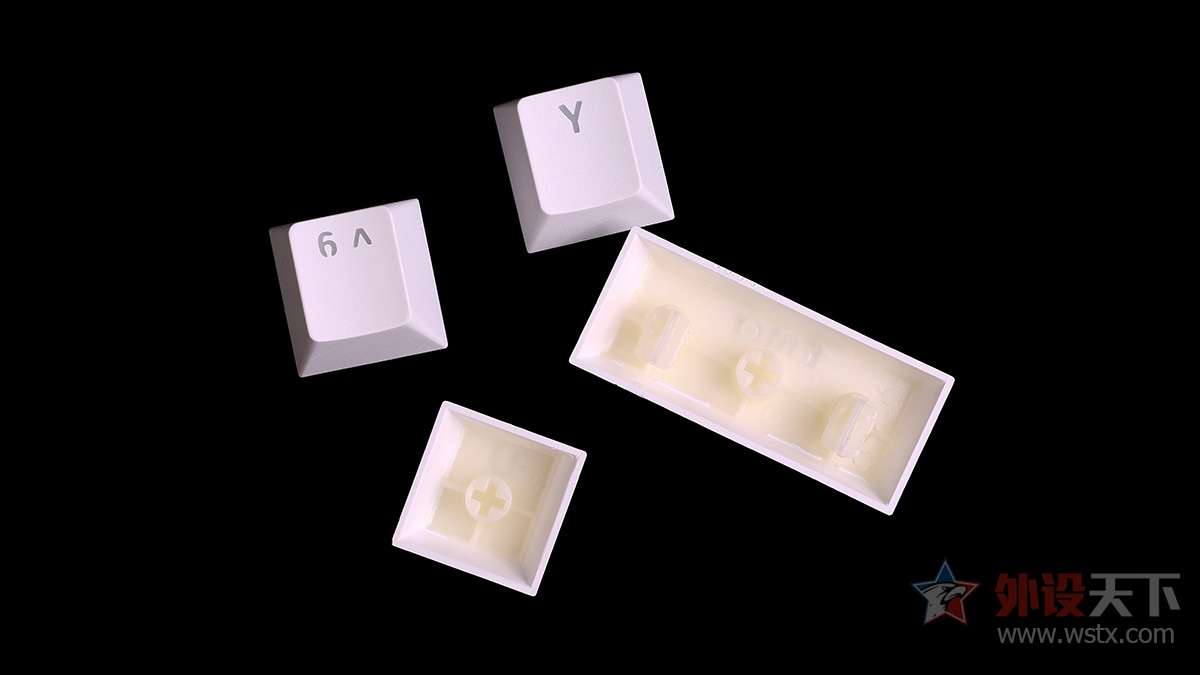 这款键盘有点厉害：可调键程、可在右上方组装乐高模型，最重要的是它有10种灯效