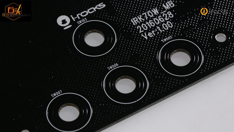 这款键盘有点厉害：可调键程、可在右上方组装乐高模型，最重要的是它有10种灯效