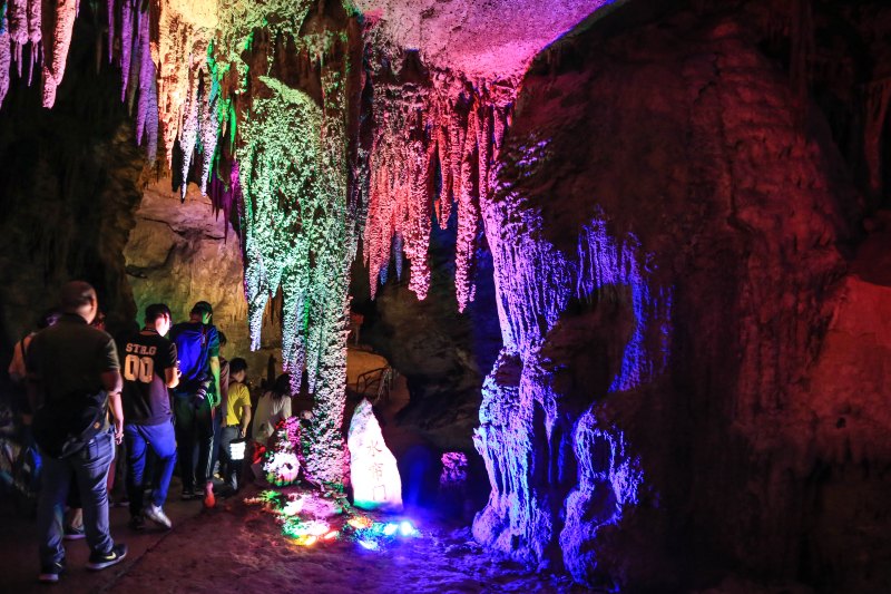 都说重庆热，但在她隔山相望的地方年均14-18度！