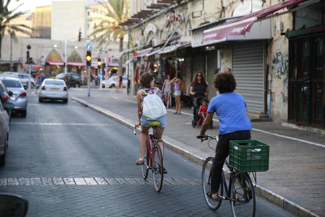 以色列特拉维夫闹市区 (以色列特拉维夫白色之城繁荣原因)