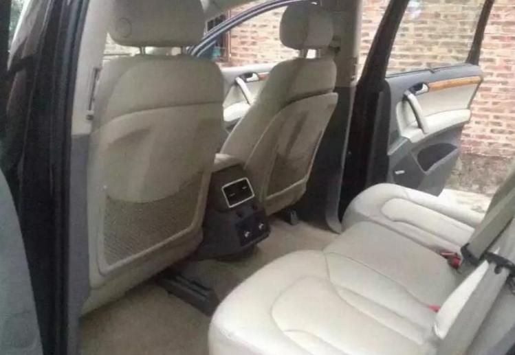 奥迪q7十八万公里能买吗,花28万买个家用车