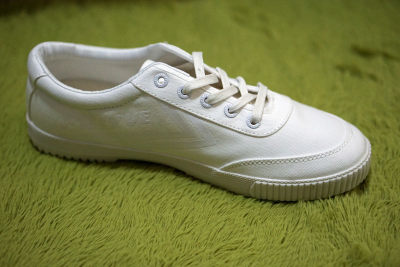 飞跃国潮小白鞋测评,飞跃国产高帮小白鞋