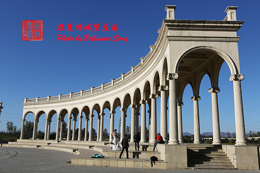 不用去法国，不用忍受10多个小时的飞行，只要来昌平，这里有完美的山寨版拉斐特城堡庄园