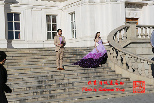 不用去法国，不用忍受10多个小时的飞行，只要来昌平，这里有完美的山寨版拉斐特城堡庄园