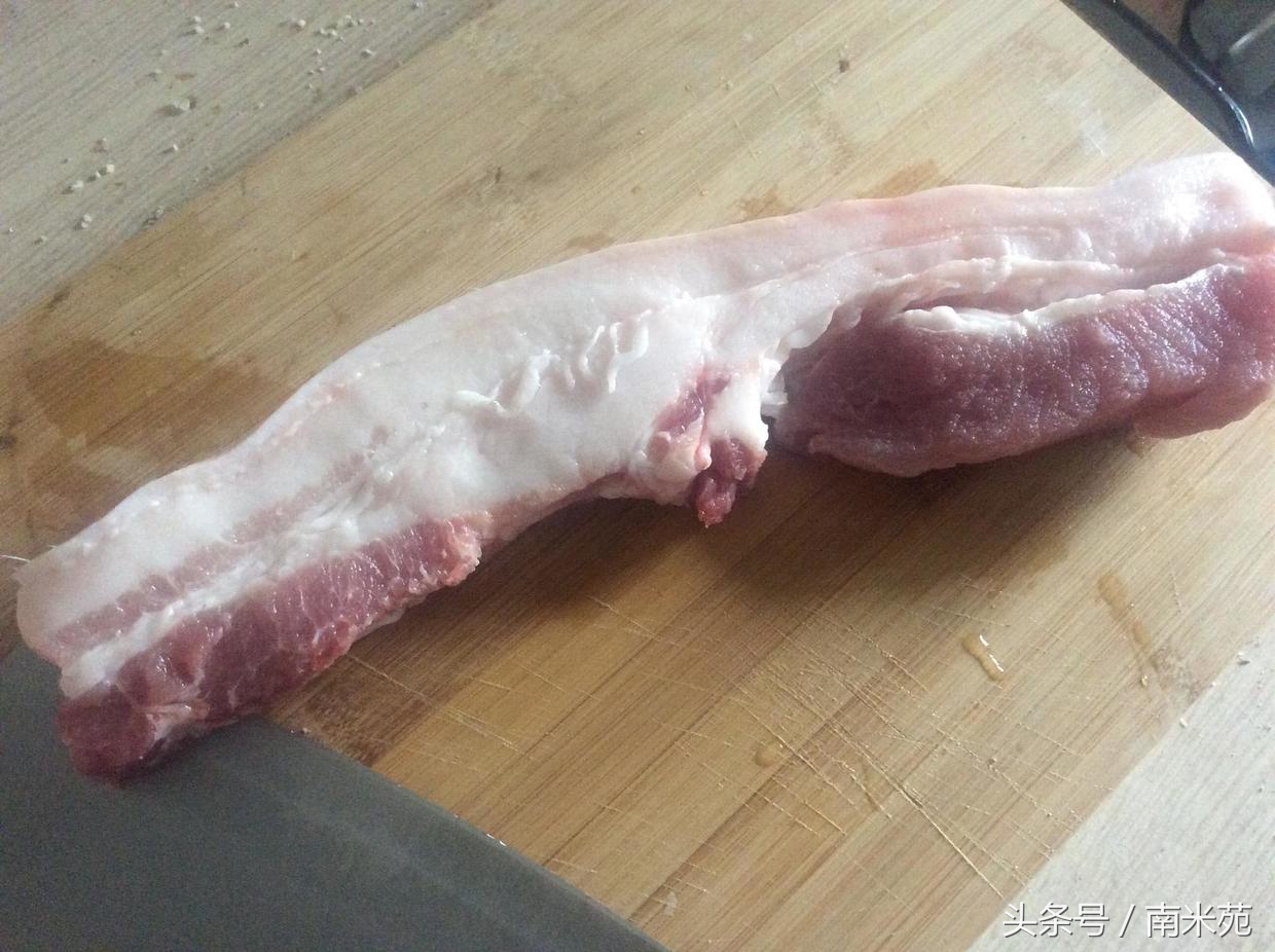 笋干经过这样处理烧肉才会好吃,浙江笋干梅干菜烧肉的家常做法