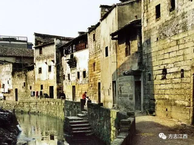 上海人说普通话口音很怪,上海弄堂的真实写照