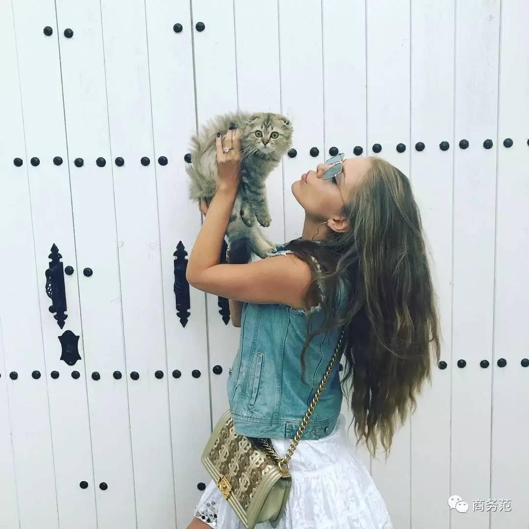 65万颗水晶打造的婚礼,施华洛世奇继承人款婚纱