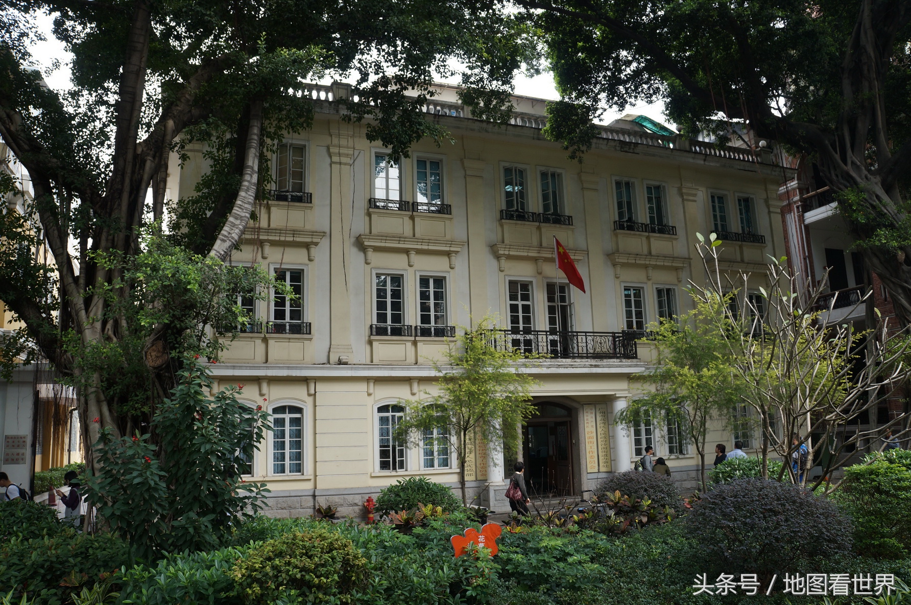 广州一站式旅游胜地,广州八号线坐地铁旅游景点推荐