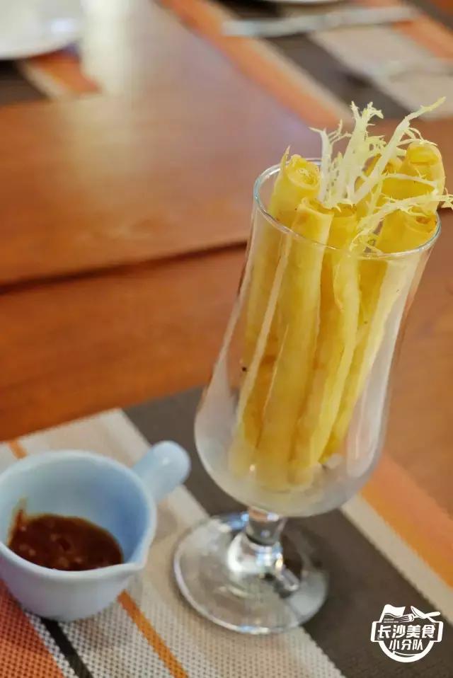 英国网红餐厅假餐厅,英国虚假网红餐厅刷到第一