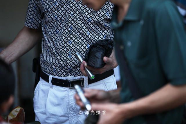 云南瑞丽翡翠玉器交易市场,瑞丽姐告翡翠批发市场在哪里