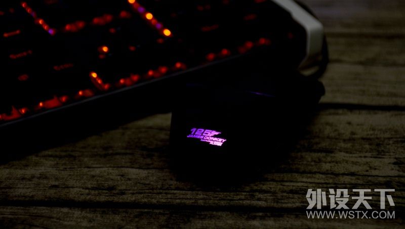 这才是游戏手机该有什么样的样子,微星宙斯盾钛3主机