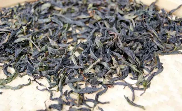 对于岩茶,拣茶梗究竟有多重要?