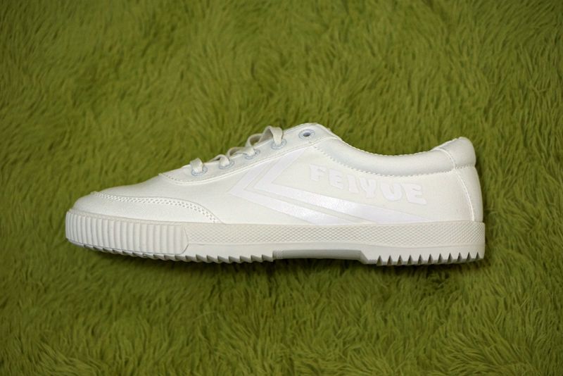 飞跃国潮小白鞋测评,飞跃国产高帮小白鞋