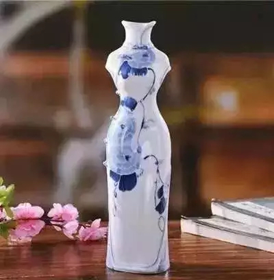 凤凰折翼下一句是浴火重生吗,折翼后浴火重生